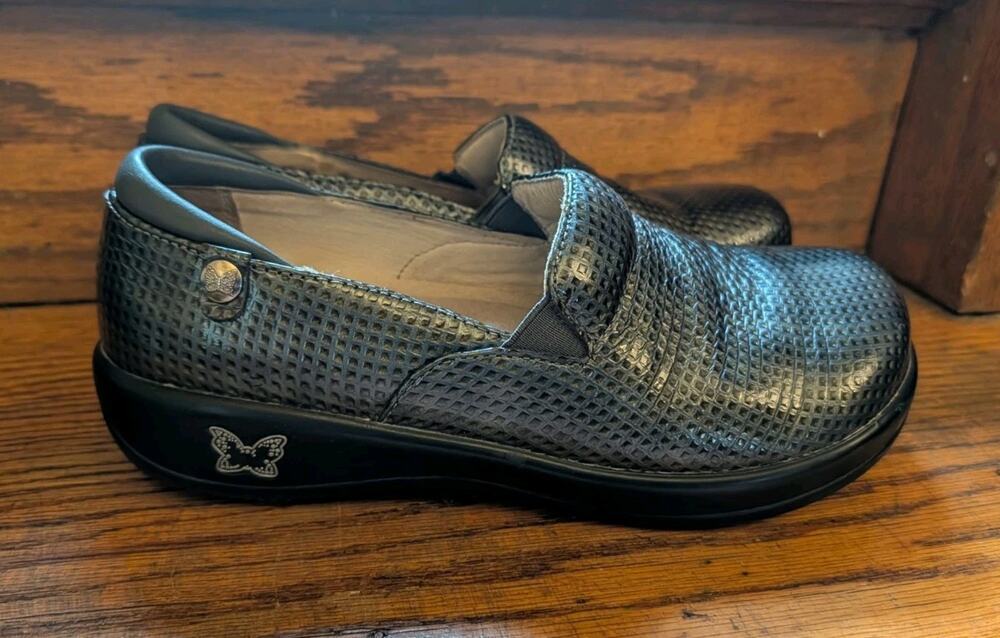 Alegria Keli Professional Work Shoes Womens 9, 39 M Clog Slip On Leather Silver
